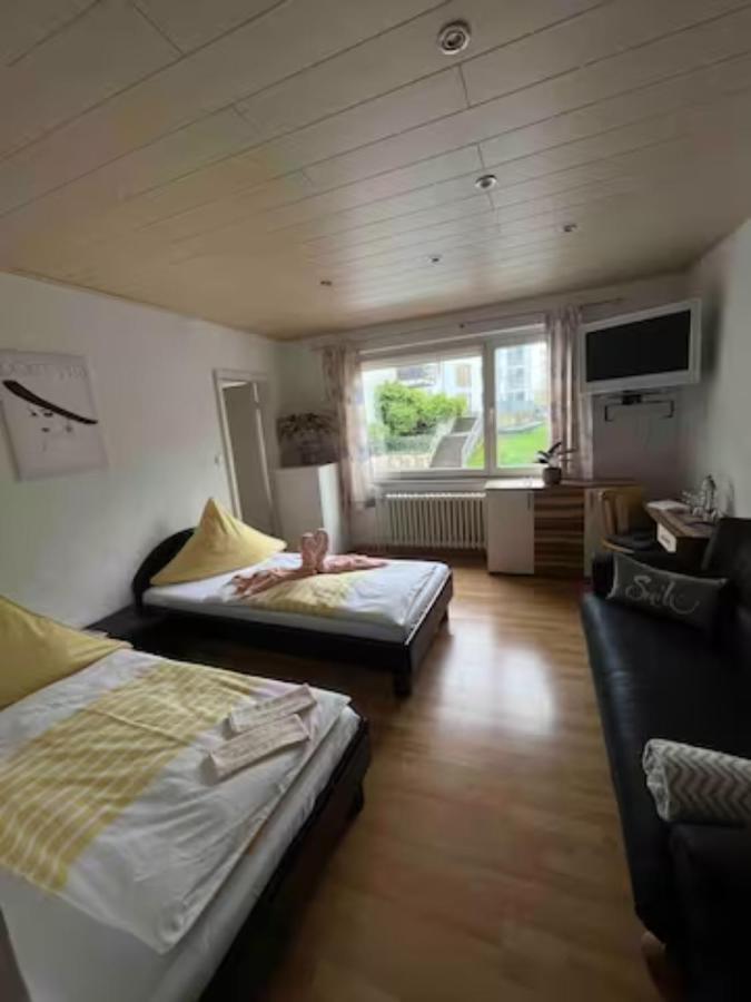 Zimmer In Koeln Exterior foto