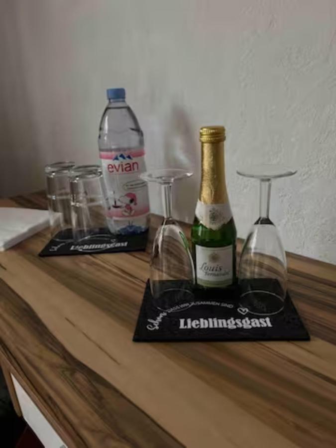 Zimmer In Koeln Exterior foto
