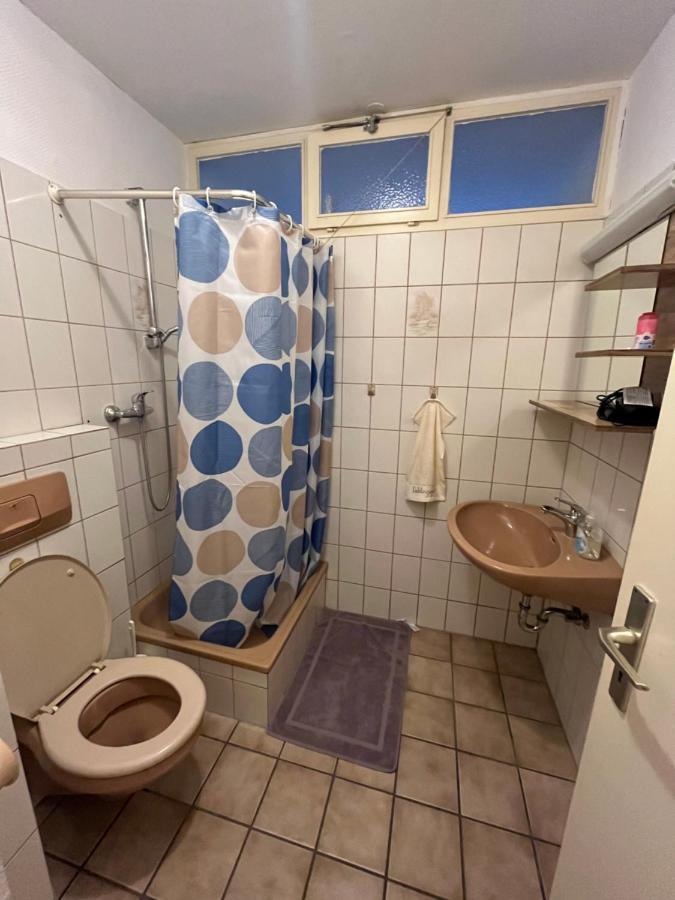 Zimmer In Koeln Exterior foto